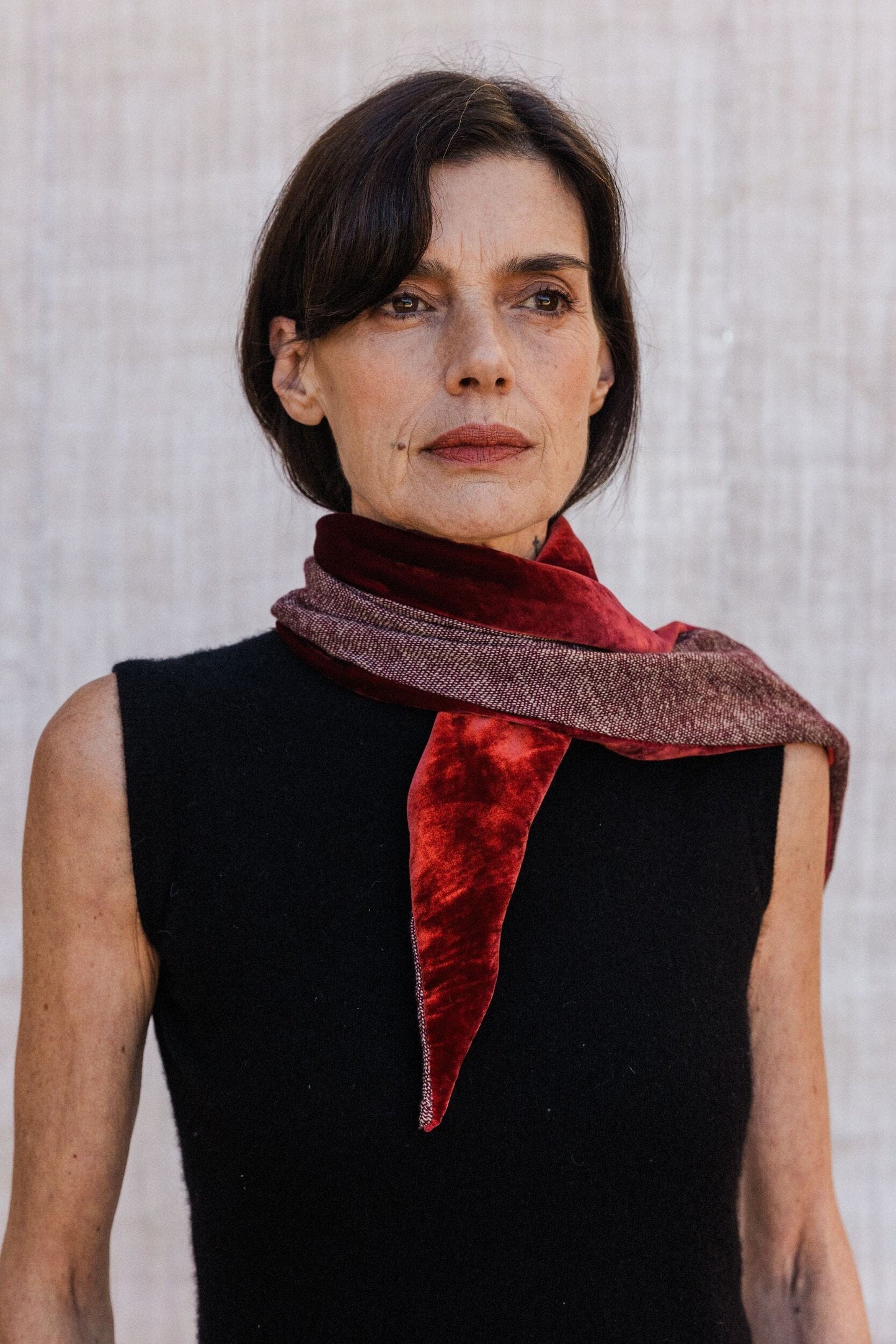 Cuello de cashmere y terciopelo realizado a mano por ÁBBATTE