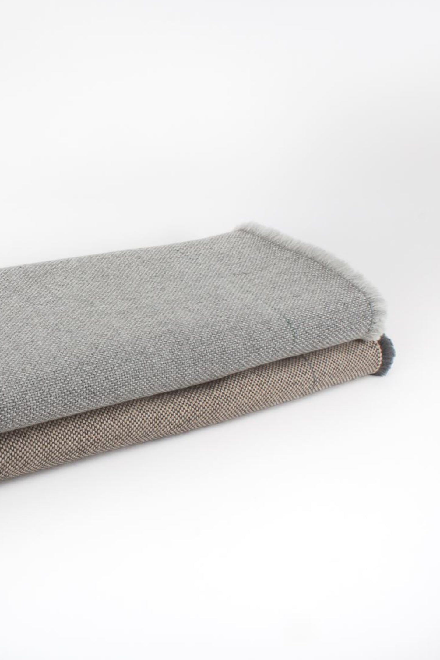 Pie de cama artesanal en alpaca realizado en España, de ÁBBATTE