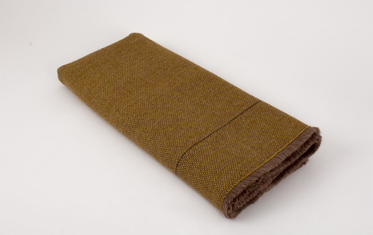 Manta de Alpaca amarillo-mostaza, teñida con tintes naturales