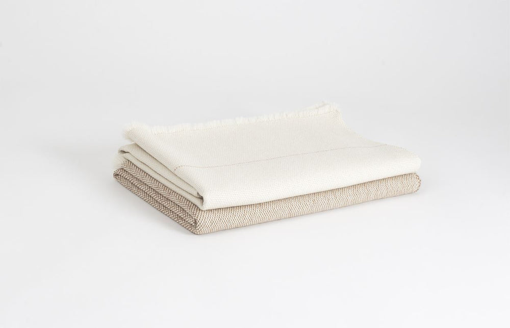 
                  
                    Manta bebé de Alpaca Baby con Seda blanca
                  
                