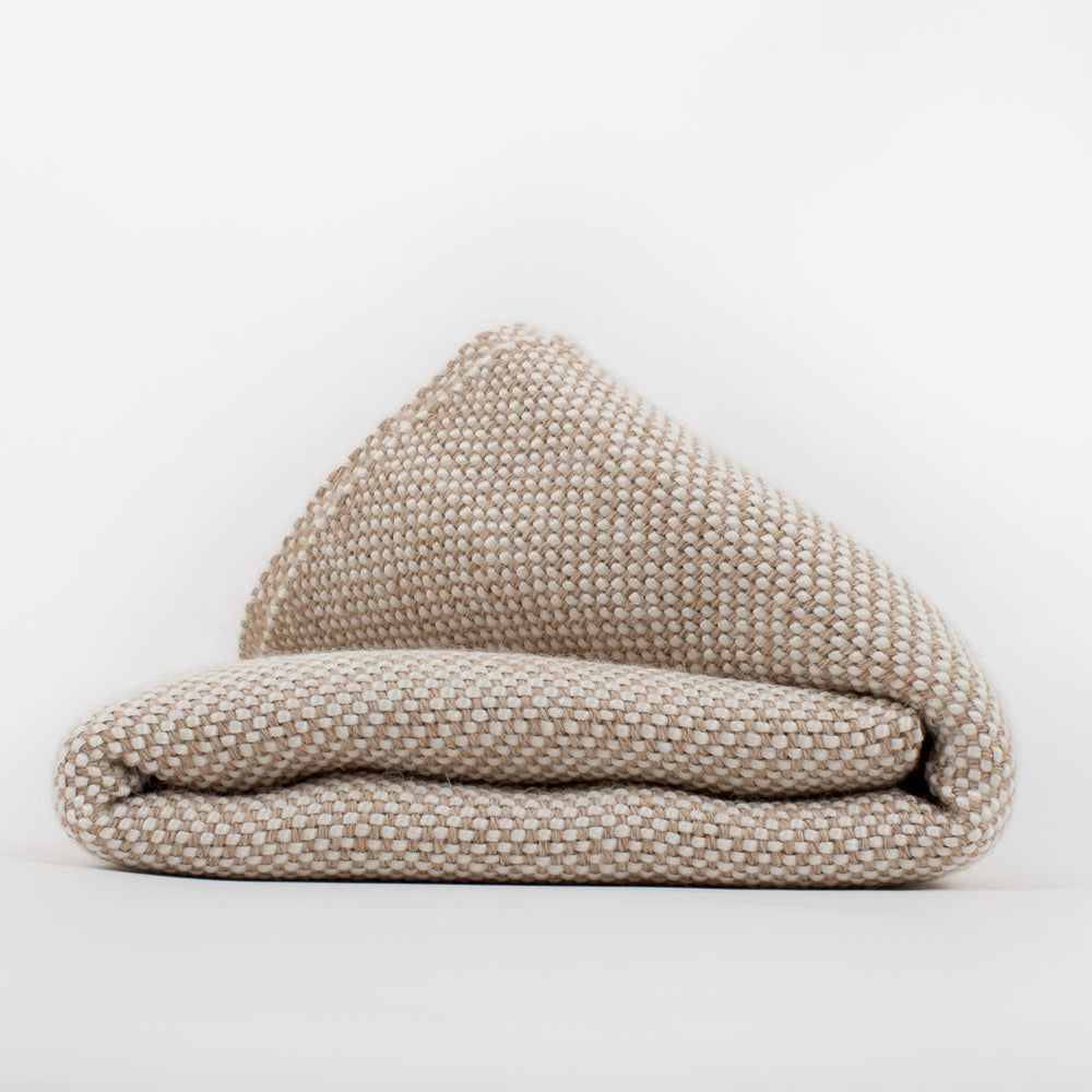 Manta Bebé de Alpaca Baby con Seda blanca y nuez