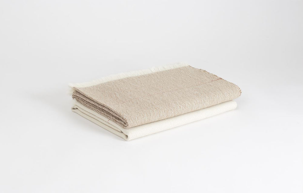 
                  
                    Manta bebé de Alpaca color camel
                  
                