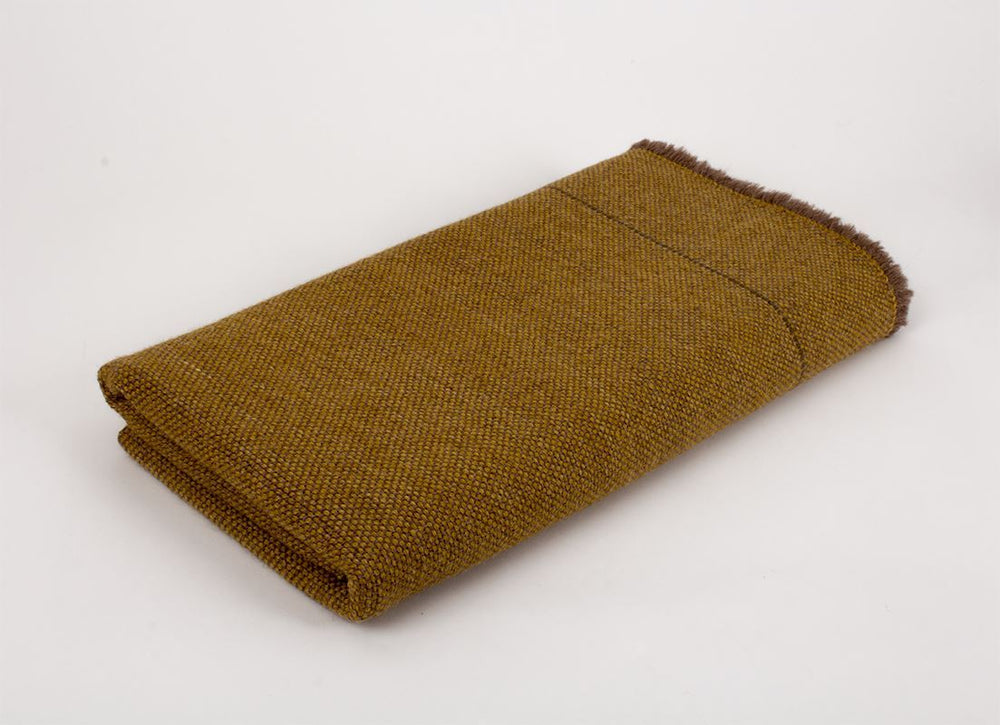 Manta de Alpaca amarillo-mostaza, teñida con tintes naturales