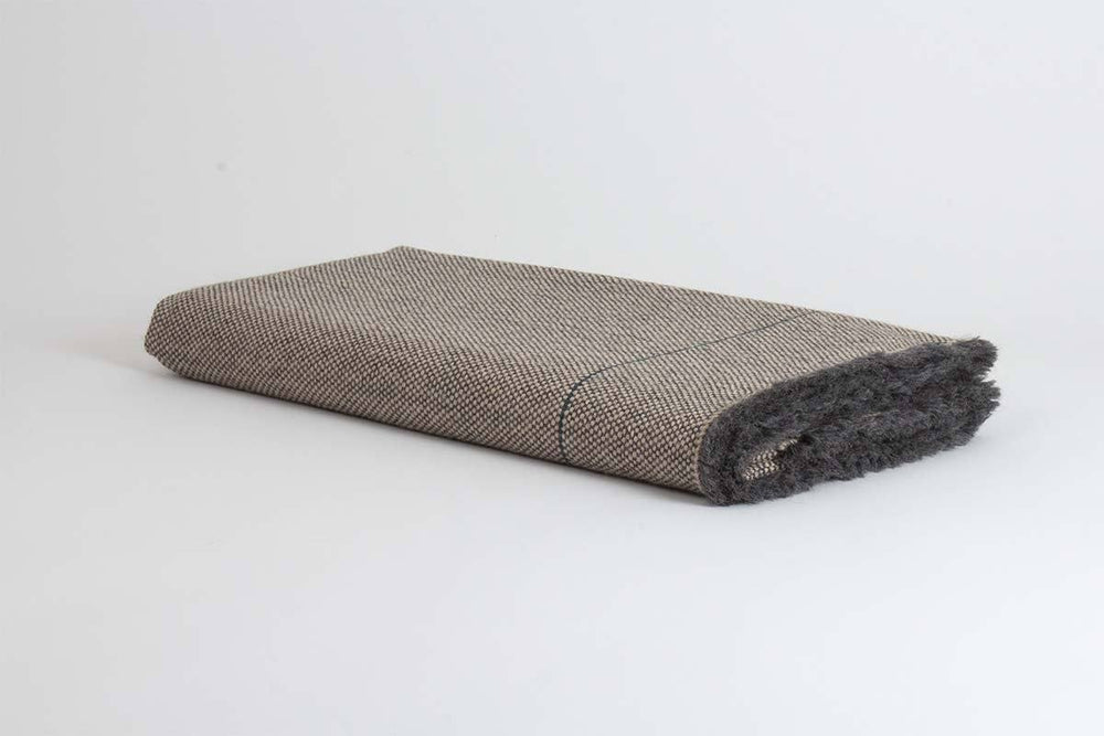 Manta de Alpaca gris marengo con nuez