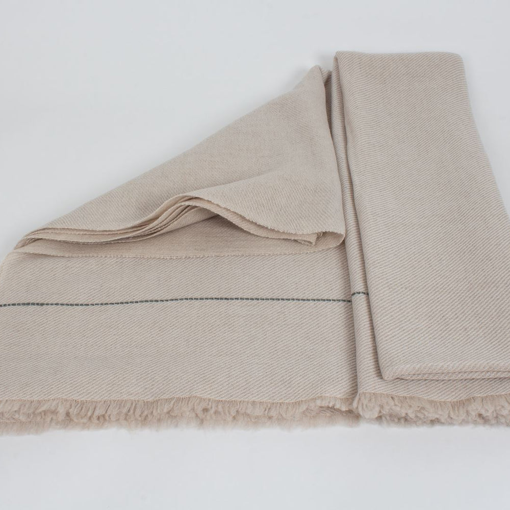
                  
                    Manta doble faz de Cashmere crudo
                  
                