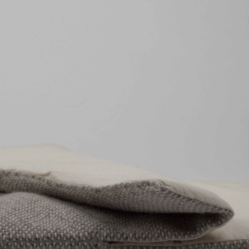 
                  
                    Saco bebé de Alpaca gris
                  
                
